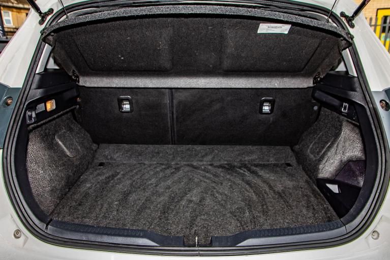 Used Toyota Auris WK18NDF 26