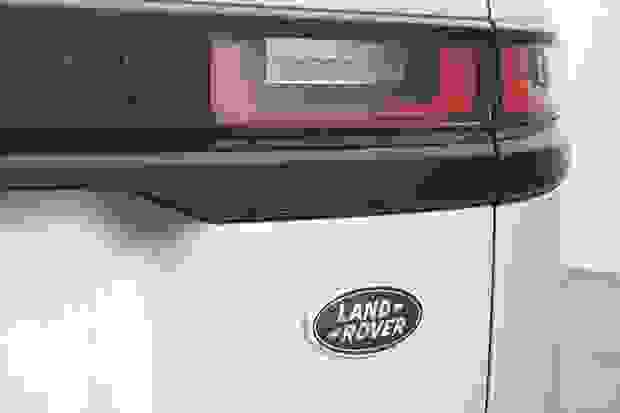Land Rover RANGE ROVER VELAR Photo at-a396f16eff1f4997a76cf70695611171.jpg
