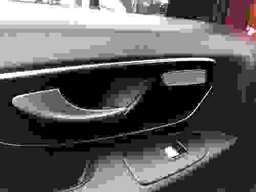 Mercedes-Benz Vito Photo at-a3b802a433174535aade2e49f32ee176.jpg