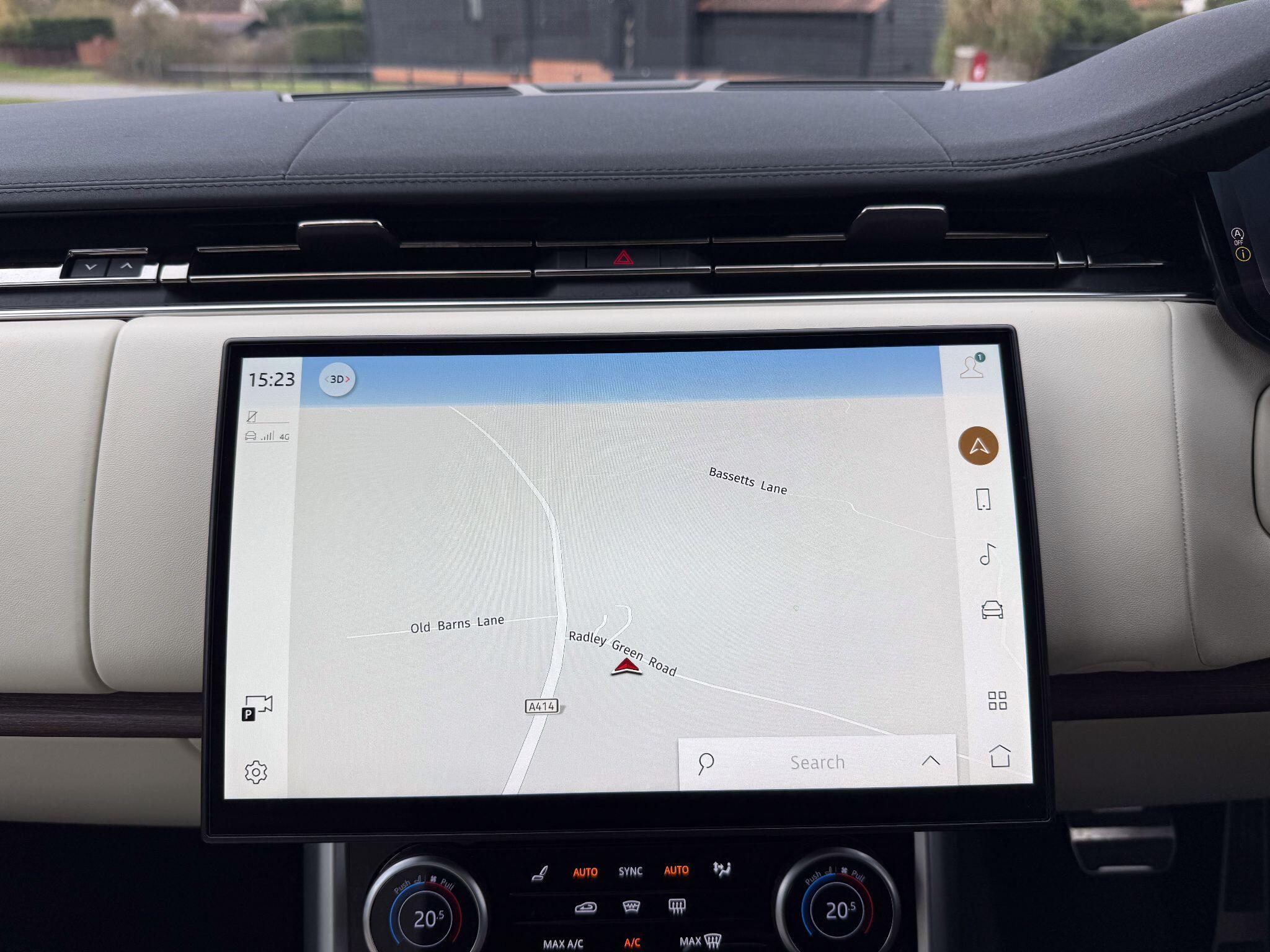 Land Rover Range Rover 3.0 P440e 38.2kWh SE SUV 5dr Petrol Plug-in Hybrid Auto 4WD Euro 6 (s/s) (440 ps) — photo 26