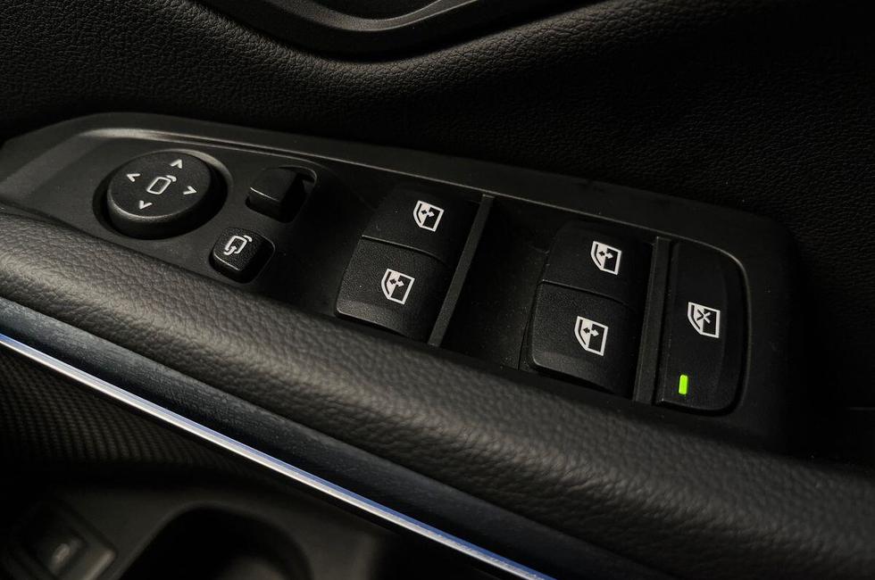 BMW 3 Series Photo at-a3d94f62e55e464ea06937de3314e3b8.jpg