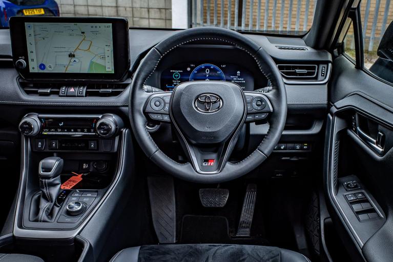 Used Toyota RAV4 GU74OKO 26
