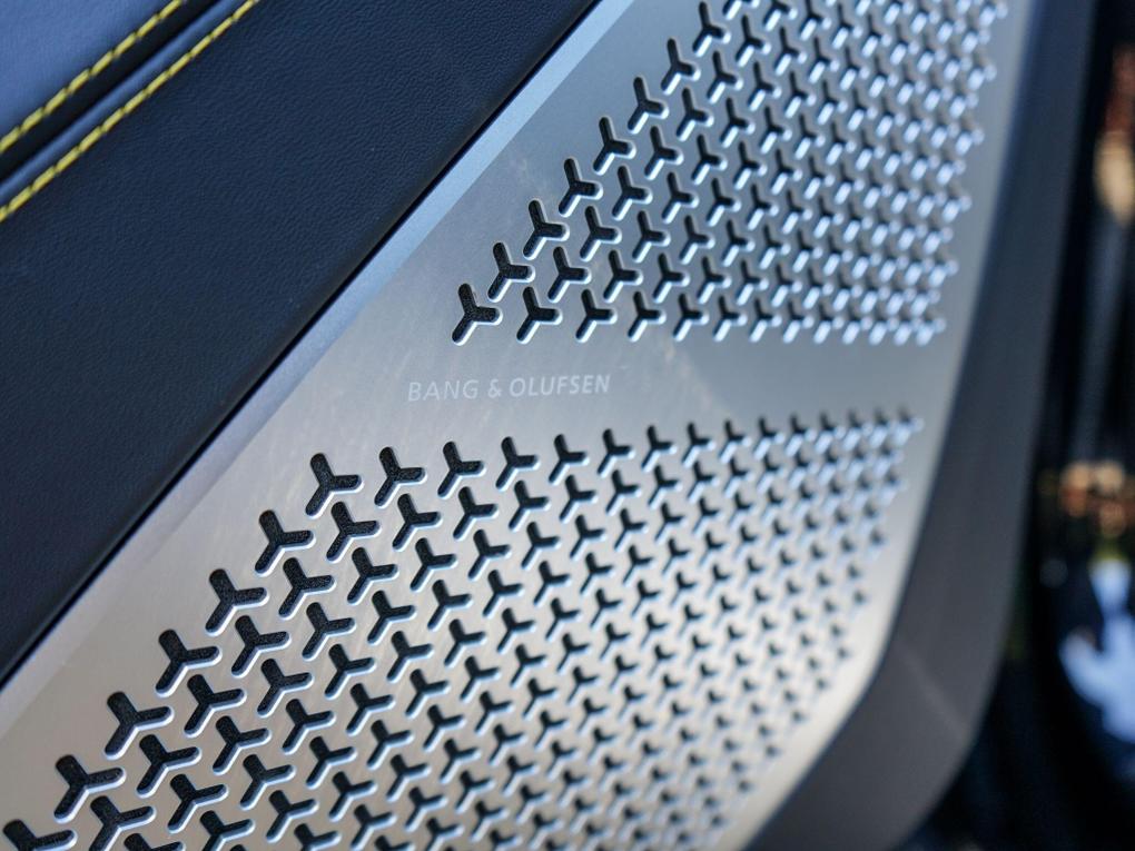 Used LAMBORGHINI Urus VN71OHA 24