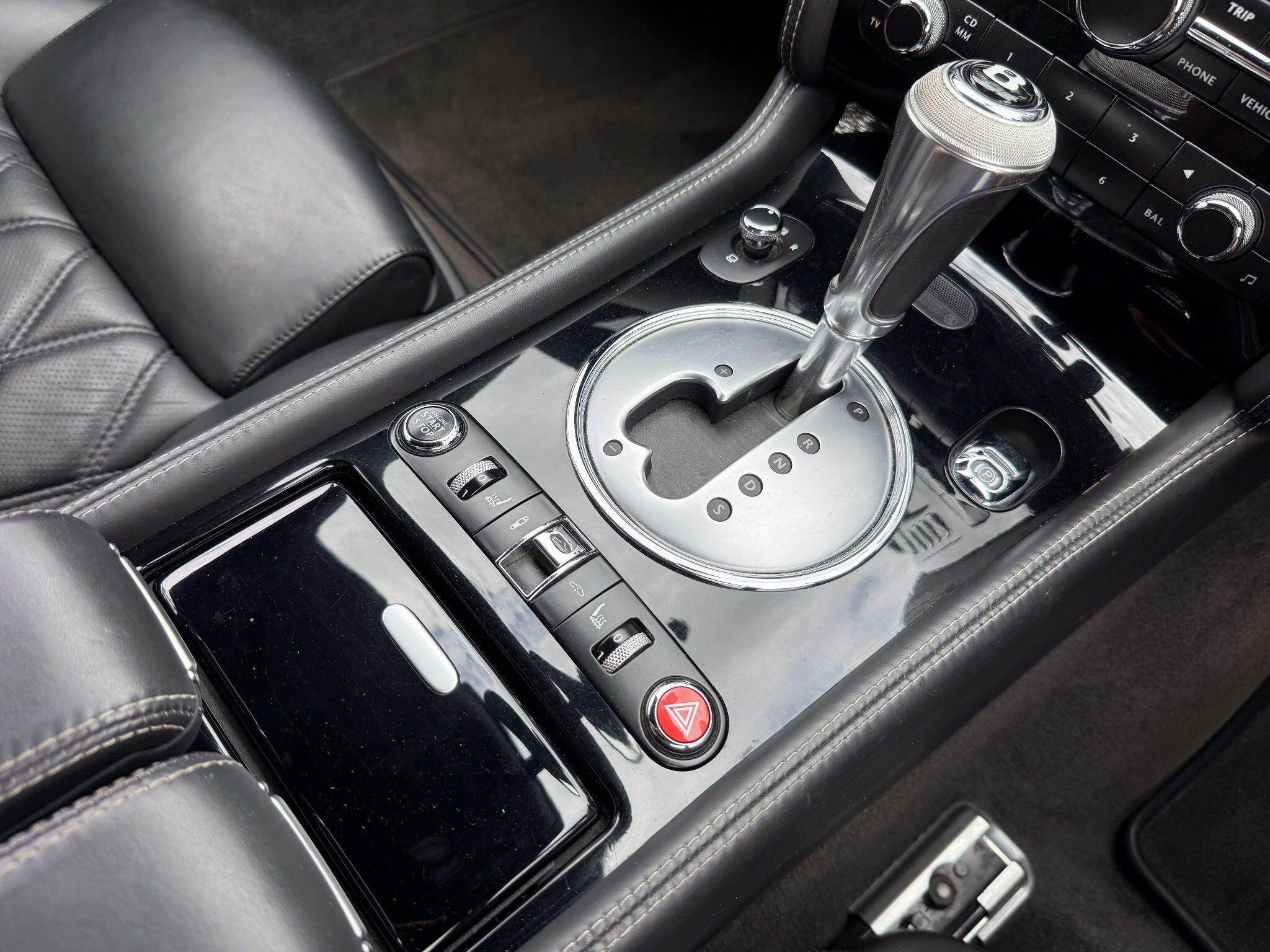 Bentley Continental 6.0 W12 GTC Speed Convertible 2dr Petrol Auto 4WD Euro 4 (610 ps) — photo 17