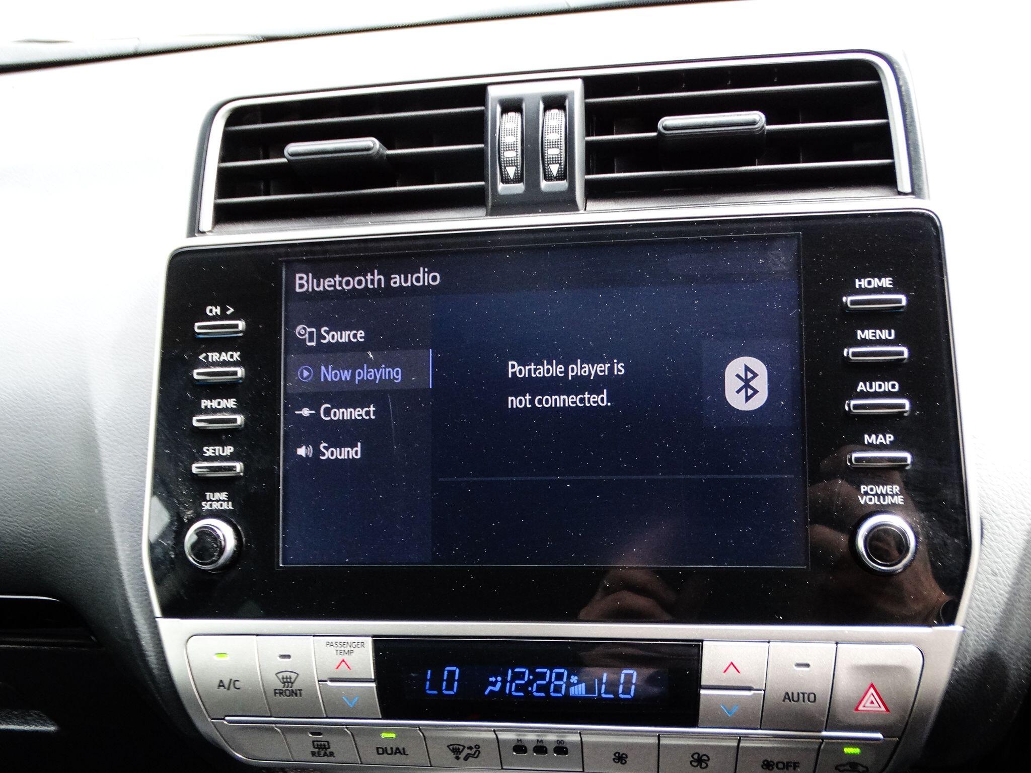 Toyota Land Cruiser 2.8D Active SUV 5dr Diesel Auto 4WD Euro 6 (s/s) (7 Seat) (204 ps) — photo 23