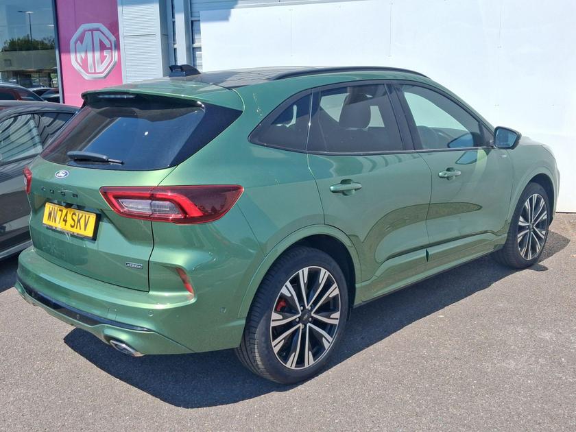 Ford Kuga Photo at-a41e824c148e45f5b6f76b98a622e5a6.jpg