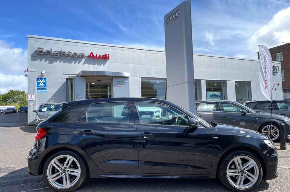 Audi A1 Photo at-a426068c136b4dccb4c6e4c0188591d6.jpg