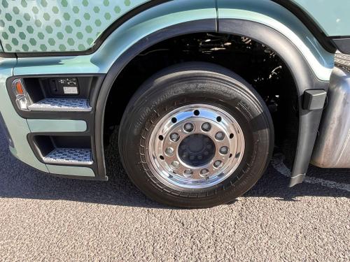 Mercedes-Benz Actros L Photo at-a44316194dac4a56954f3ae6bf374ec1.jpg