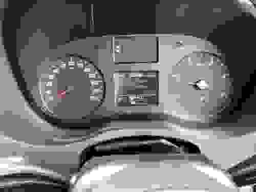 Mercedes-Benz Sprinter Photo at-a482445521b14508bcb2738d87b7f3bb.jpg