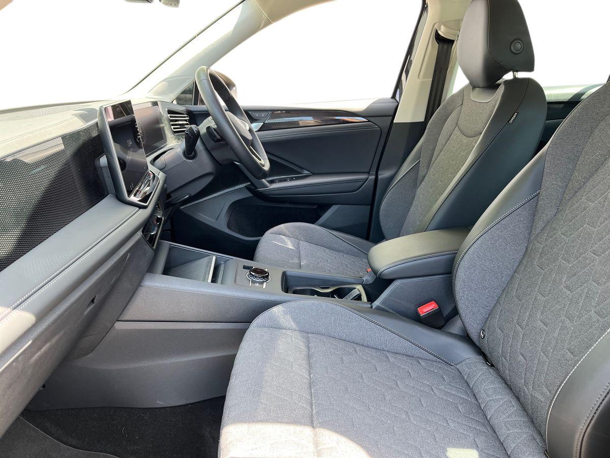 Volkswagen Tiguan Photo at-a48d32a88a5f44d1a166fe7d2b845f56.jpg