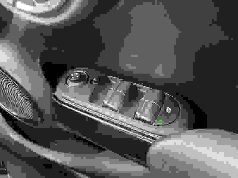 MINI Hatch Photo at-a48e9f26f1fc4d4eaba104947026c4e4.jpg