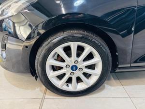 Ford Fiesta Photo 9
