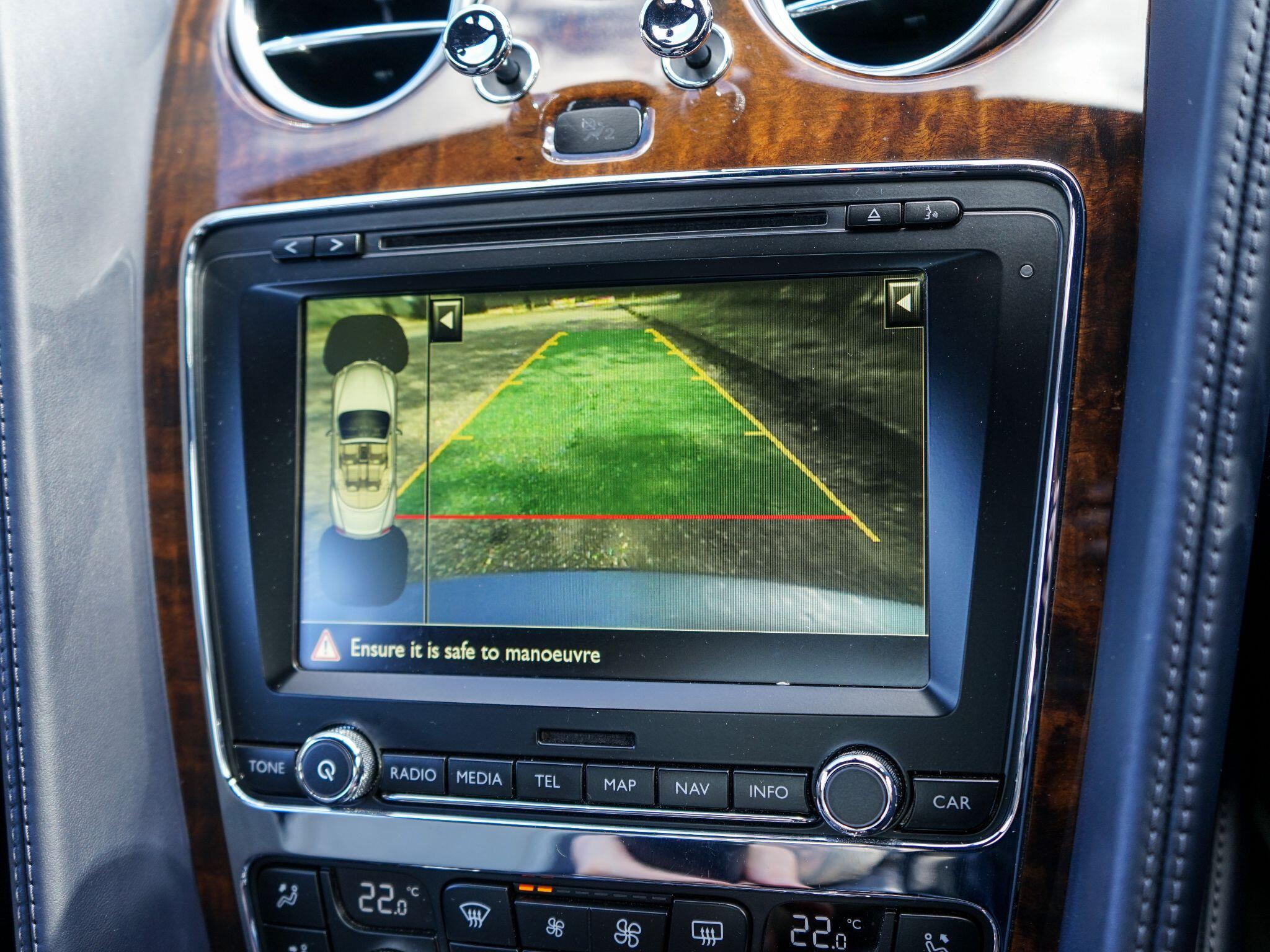 Bentley Continental 4.0 V8 GTC Convertible 2dr Petrol Auto 4WD Euro 6 (507 ps) — photo 28