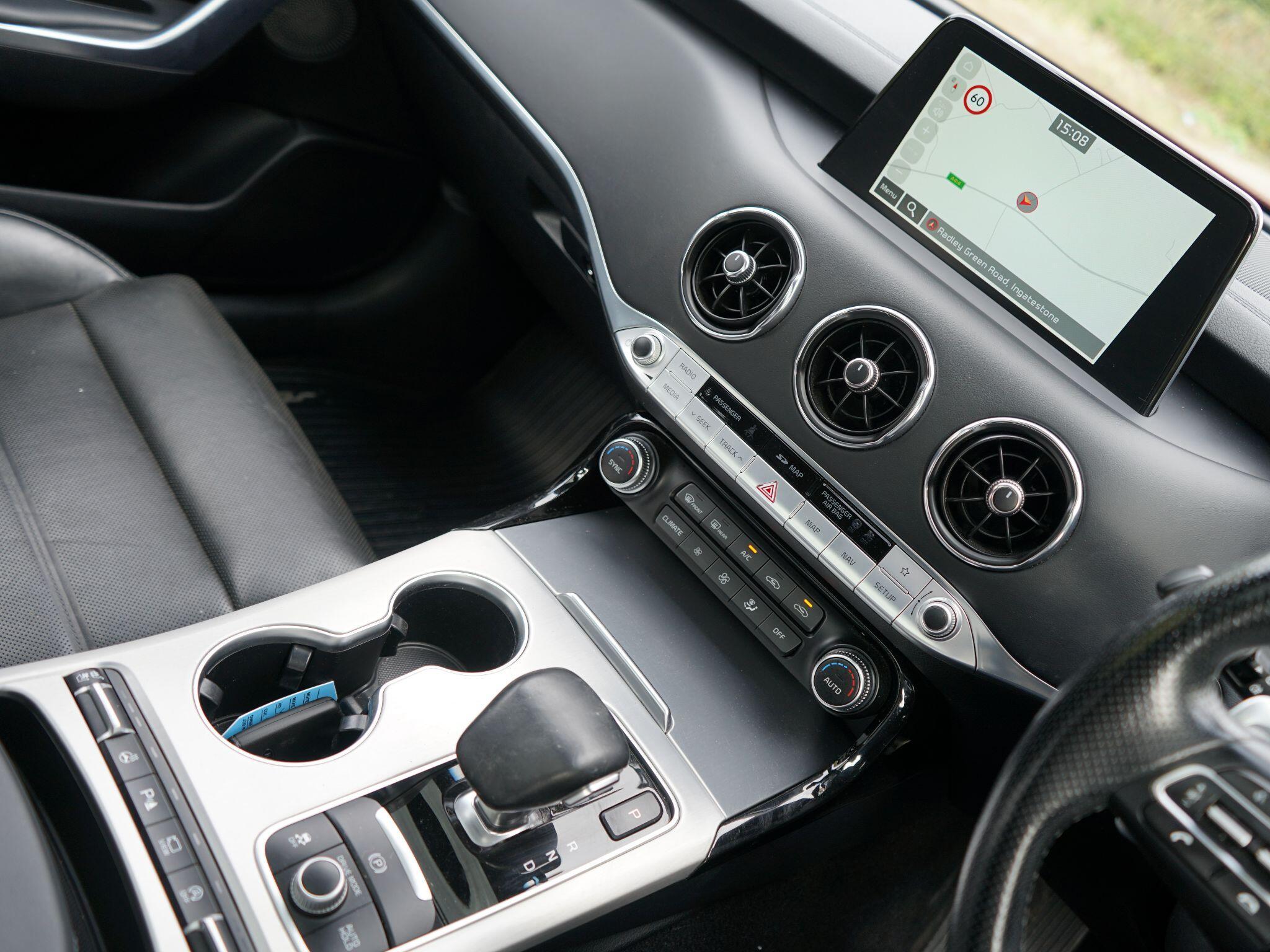 Kia Stinger 3.3 T-GDi V6 GT S Gran Turismo Auto Euro 6 (s/s) 5dr — photo 6