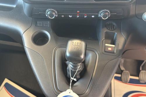 Peugeot PARTNER Photo at-a589bc805c8f4300a0eb30fb77dfc9ce.jpg