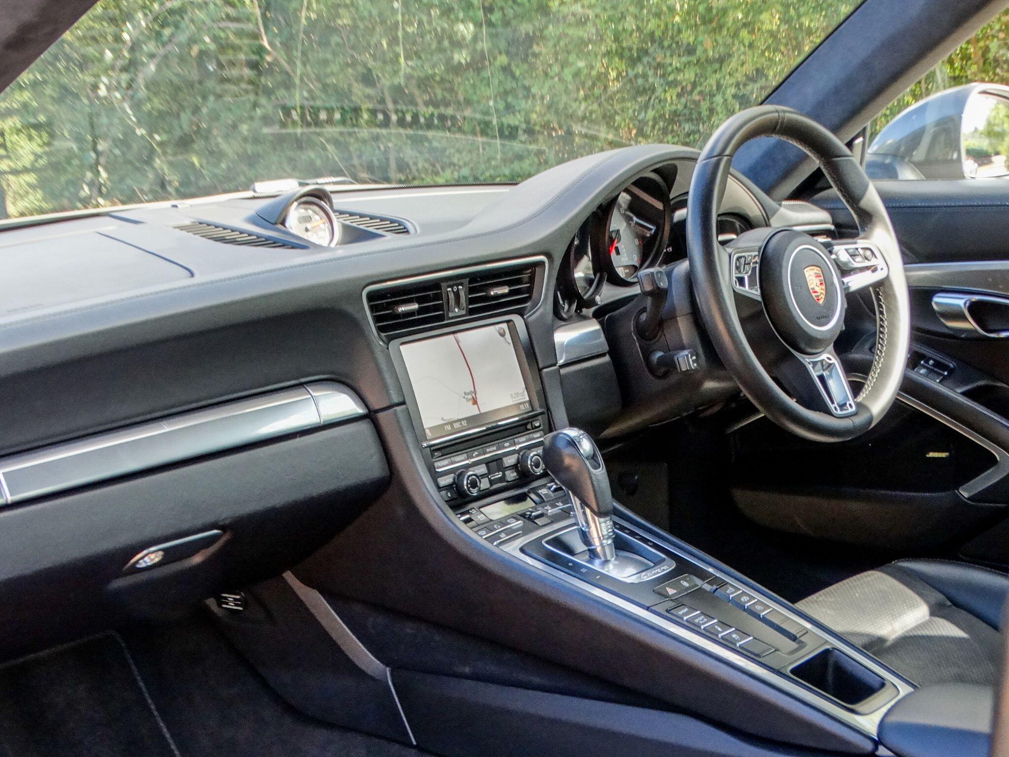 Porsche 911 3.8 991 Carrera 4S PDK 4WD Euro 5 (s/s) 2dr — photo 14