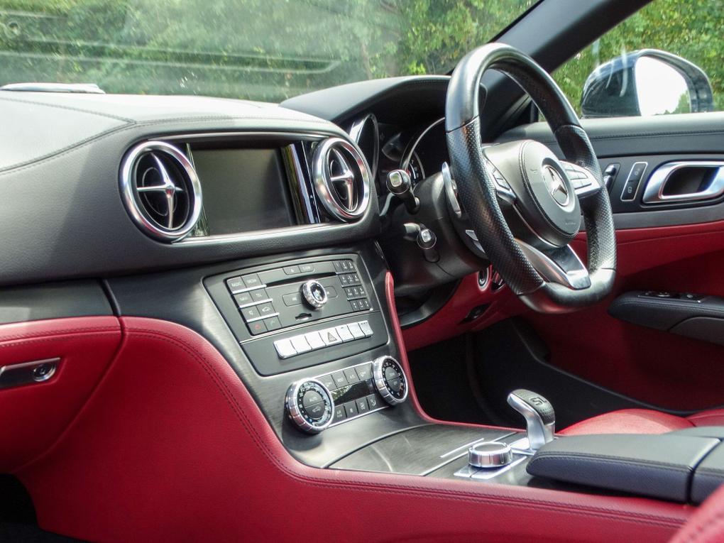 Used Mercedes-Benz SL YE17DFY 15