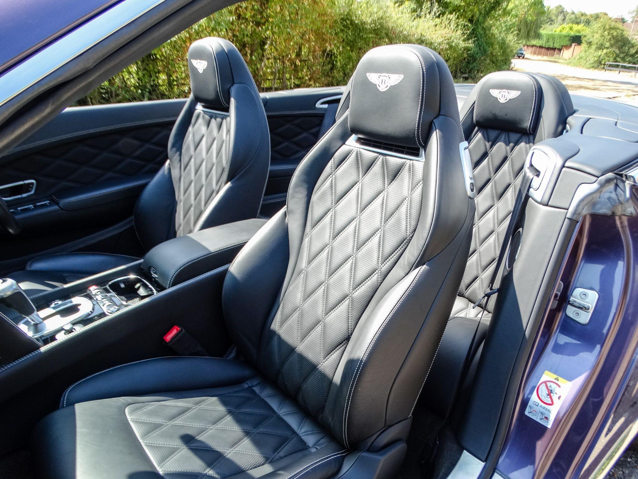 Bentley Continental 4.0 V8 GTC Convertible 2dr Petrol Auto 4WD Euro 5 (507 ps) — photo 12