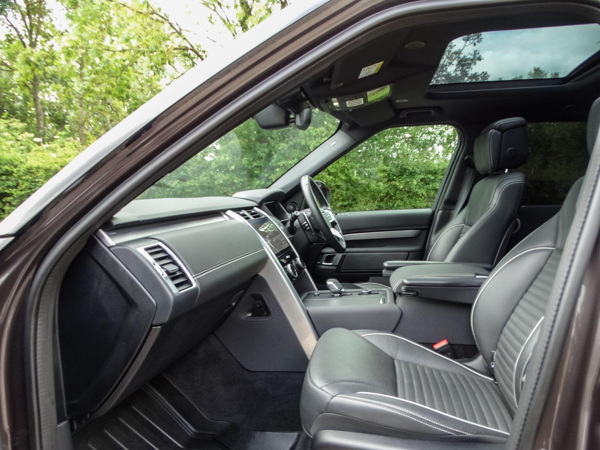 Land Rover Discovery 3.0 P360 MHEV Dynamic HSE Auto 4WD Euro 6 (s/s) 5dr — photo 3