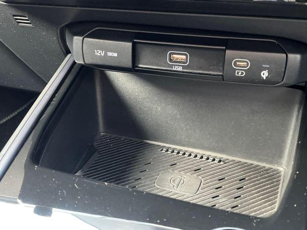 Kia Niro Photo at-a61fce7e719f475688c8feeff267332d.jpg