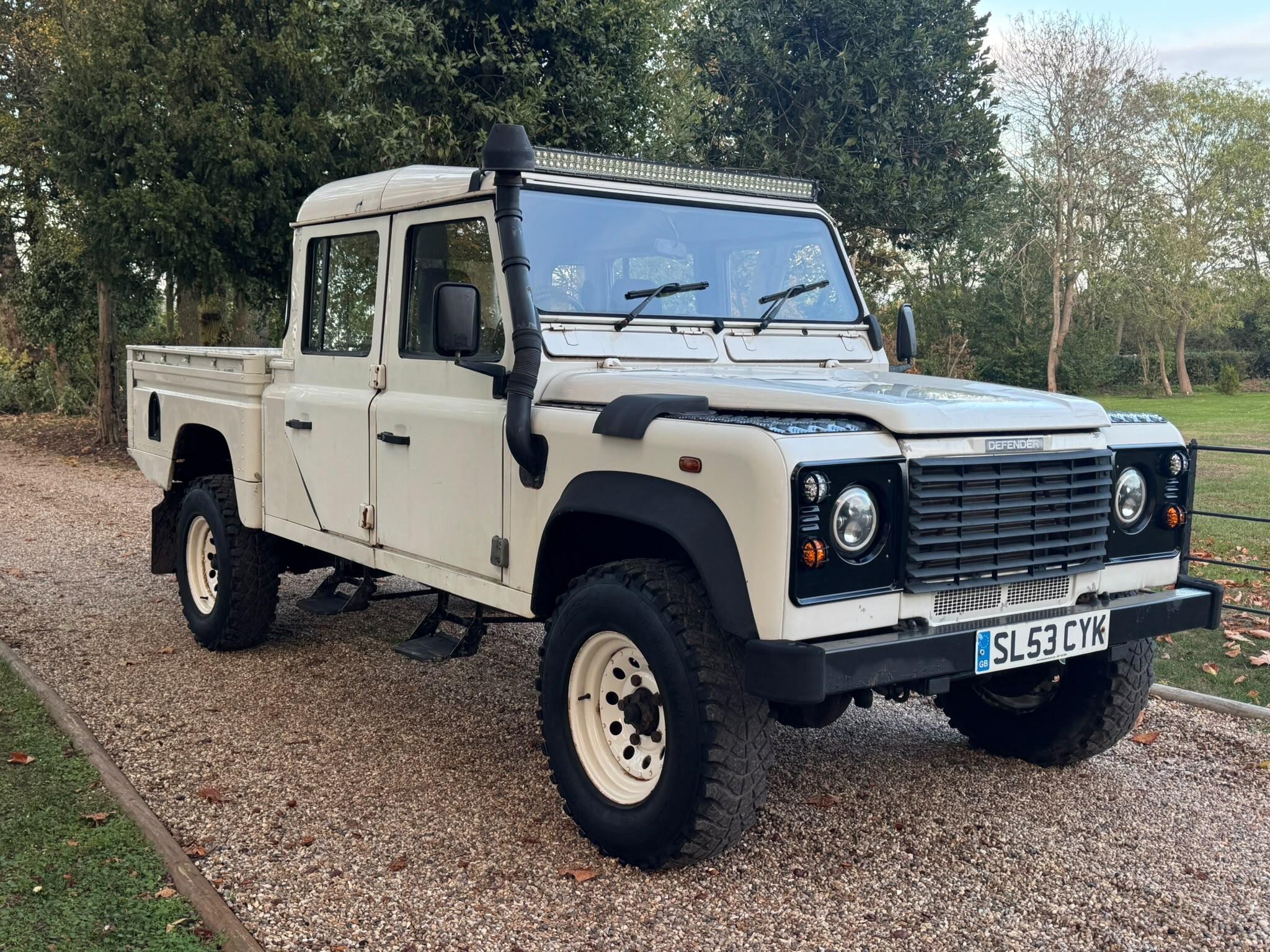 Land Rover Defender 130 2.5 TD5 4dr (High capacity) — photo 3