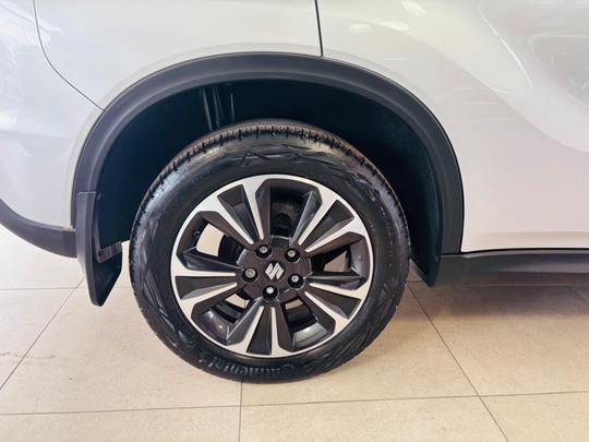 Suzuki Vitara Photo at-a653e03dc4cd41d5b6c32fe1d53834d7.jpg