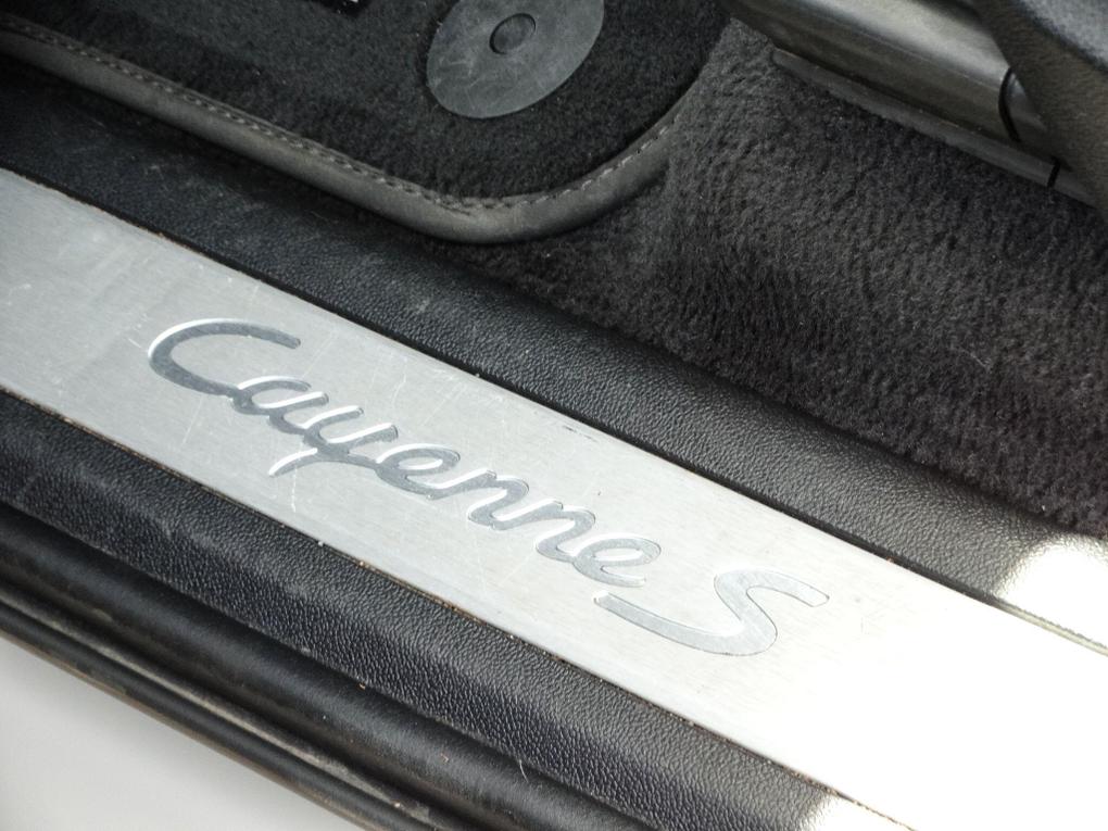 Used Porsche Cayenne YE69XJW 17