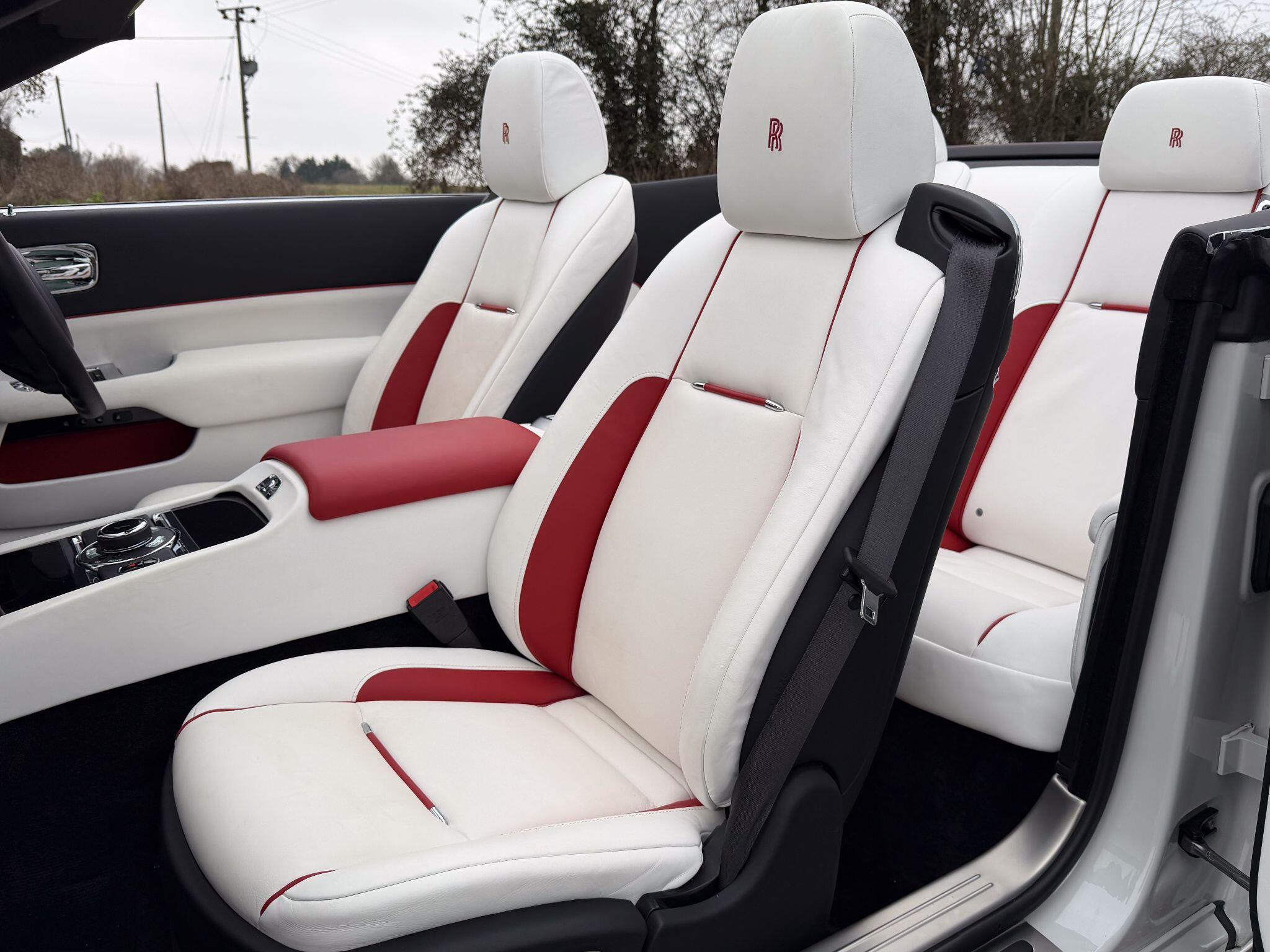 Rolls-Royce Dawn 6.6 V12 Convertible 2dr Petrol Auto Euro 6 (563 bhp) — photo 13