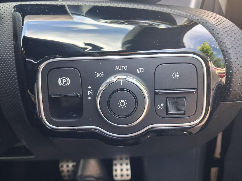 Mercedes-Benz CLA Photo at-a693662d442e43009baed3d98ce45356.jpg