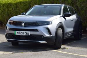 2021 VAUXHALL MOKKA ELECTRIC 50KWH ELITE NAV PREMIUM AUTO 5DR 9,690 NBSP COLOUR GREY MILEAGE... photo