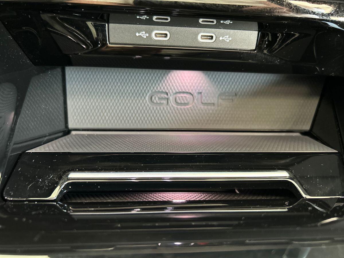 Volkswagen Golf Photo at-a6ee6f098a96473a9a8c38a02d7d7a01.jpg