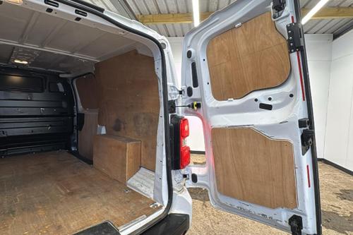 Vauxhall VIVARO Photo at-a6f606acd46043b78f511d4318472422.jpg