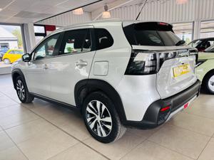 Suzuki S-Cross Photo 4