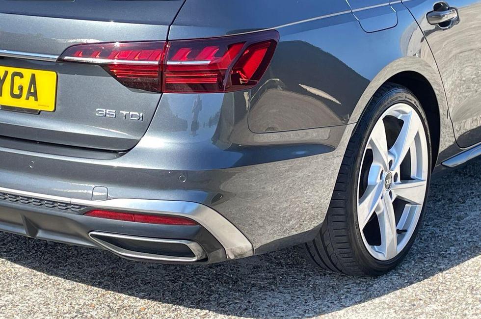 Audi A4 Avant Photo at-a73ba11eadfd489cb2e29e330068efe4.jpg