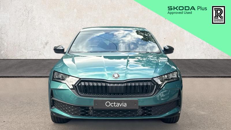Skoda Octavia Photo at-a7818f28333544e487929027b0c048cc.jpg