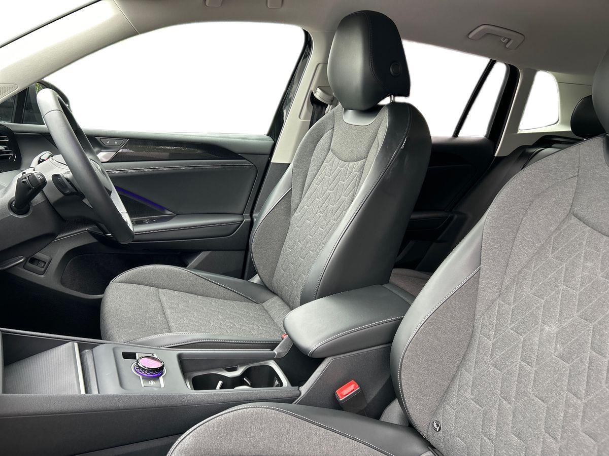 Volkswagen Tiguan Photo at-a7ac48c55f024e5c84cf3f89503fd406.jpg