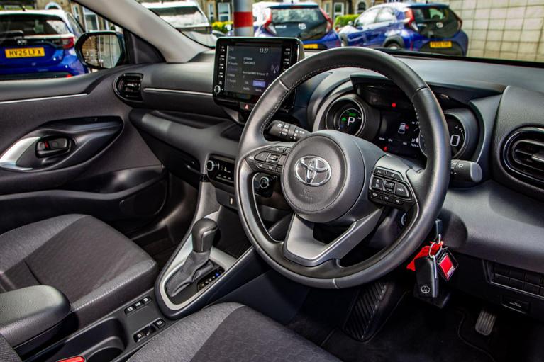 Used Toyota Yaris VN73KFK 13