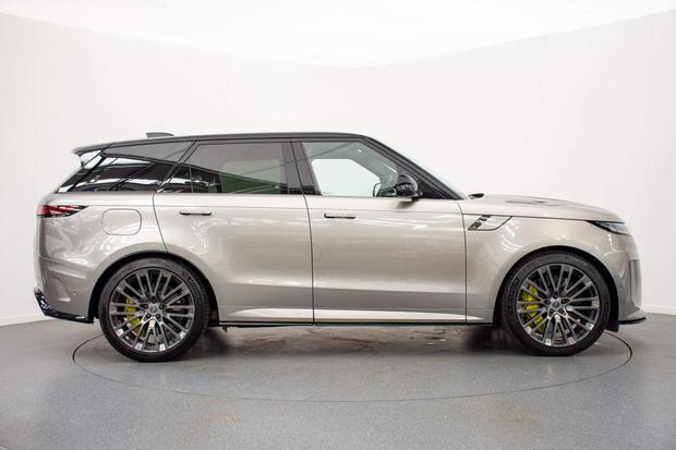 Land Rover Range Rover Sport Photo at-a7ed2742083442b3a6c6fc6fc3da351c.jpg