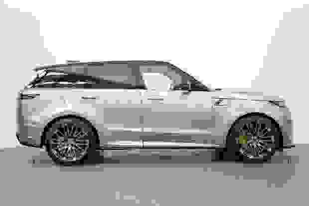 Land Rover Range Rover Sport Photo at-a7ed2742083442b3a6c6fc6fc3da351c.jpg