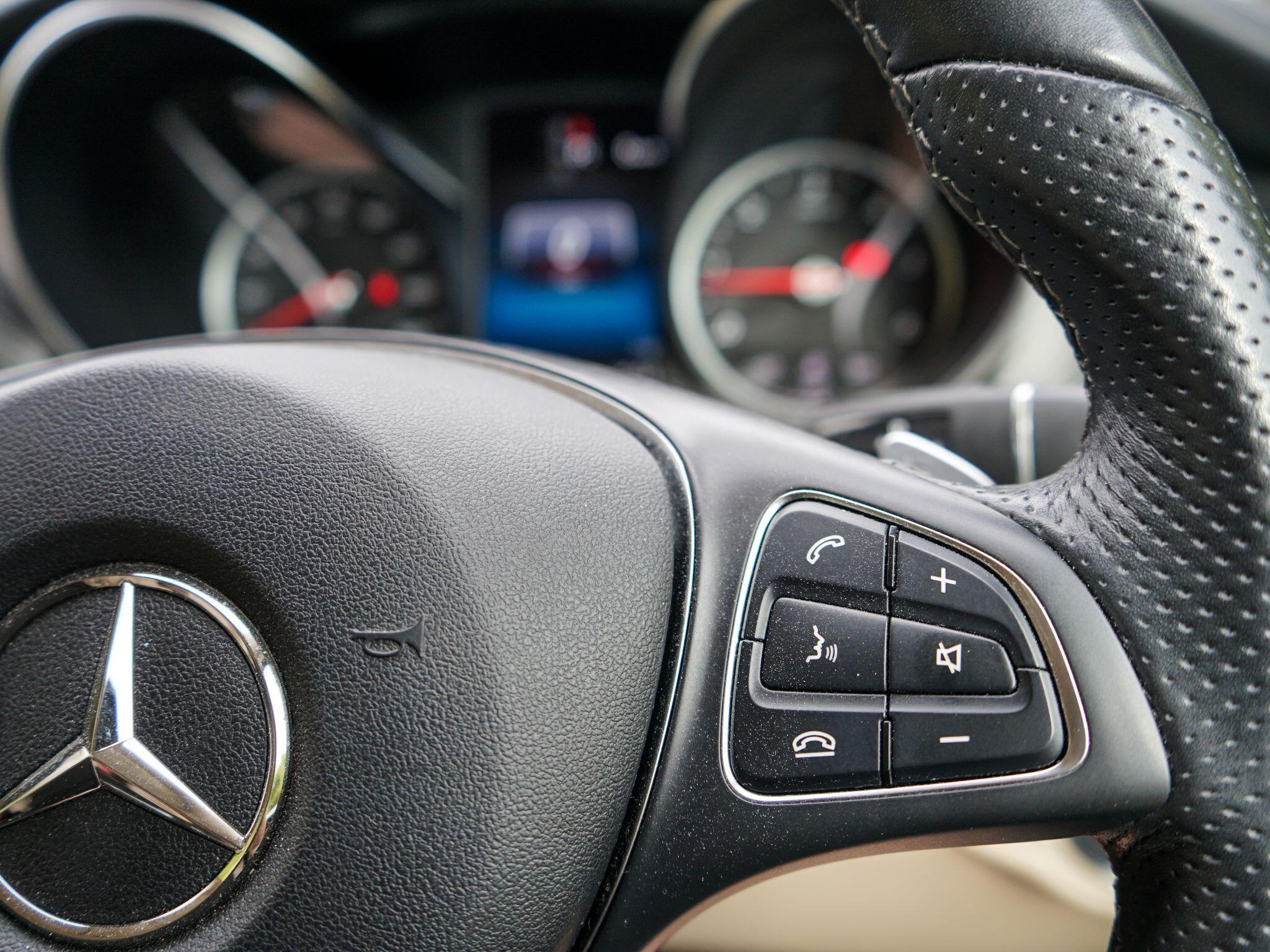 Mercedes-Benz V Class 2.0 V300d AMG Line G-Tronic+ Euro 6 (s/s) 5dr XLWB — photo 34