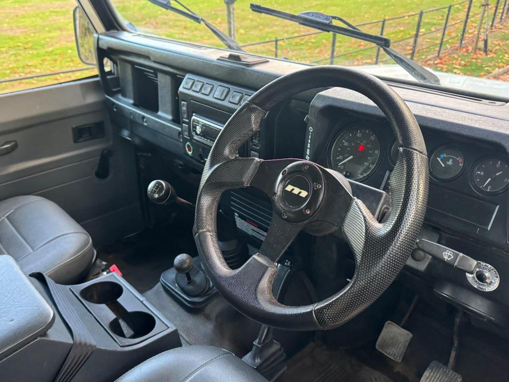 Used Land Rover Defender 130 SL53CYK 11