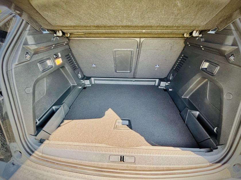 Peugeot 3008 Photo at-a8259ac7fc534a36bcbf2d171a99187c.jpg