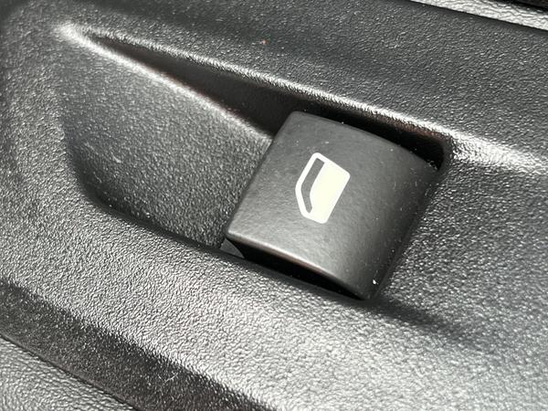 Used Peugeot 2008 YT23RHJ 31