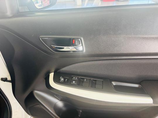 Suzuki Swift Photo at-a82a66df7540488f86040f8156b1c05e.jpg