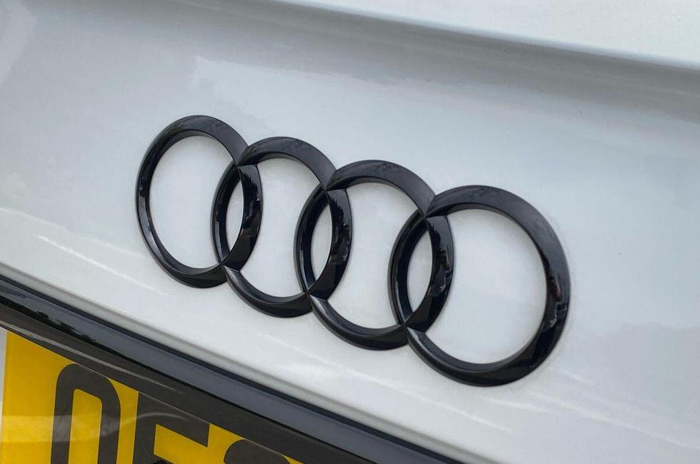 Audi Q5 Photo at-a82de48fafd64deba5f199a7e8c6bc0e.jpg