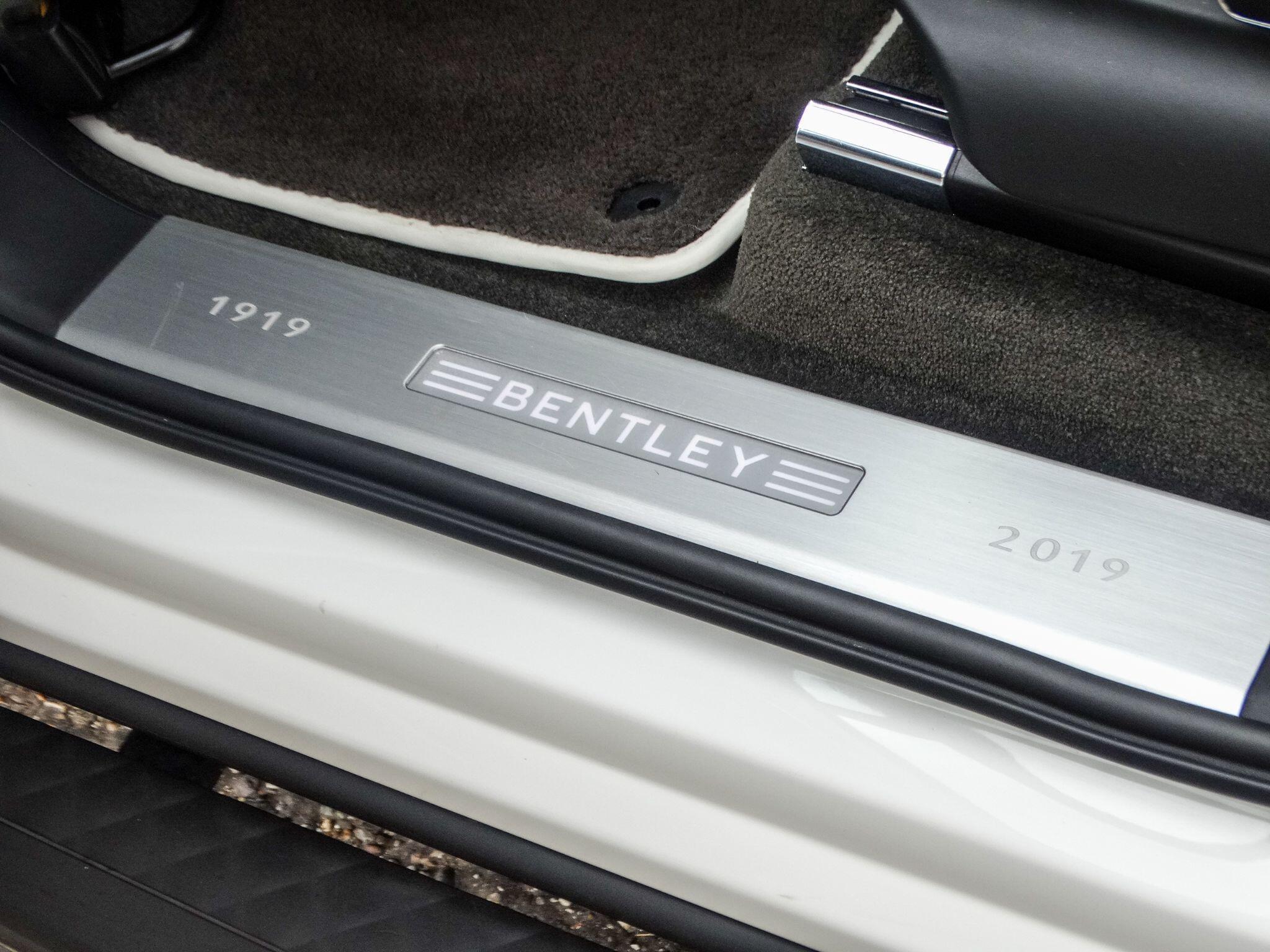 Bentley Bentayga 4.0 V8 Auto 4WD Euro 6 (s/s) 5dr — photo 21