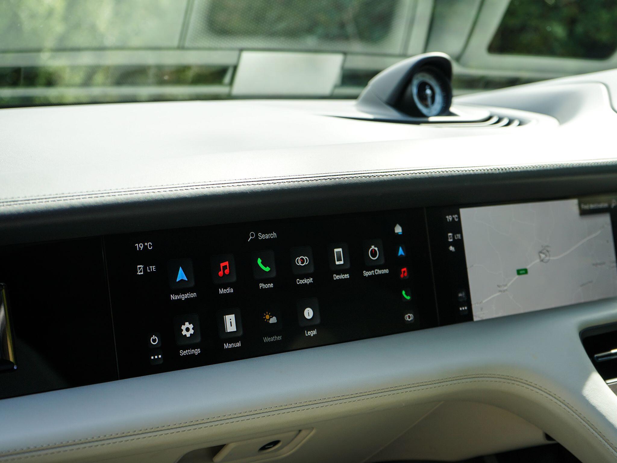 Porsche Taycan Performance Plus 93.4kWh 4S Sport Turismo 5dr Electric Auto 4WD (11kW Charger) (571 ps) — photo 25