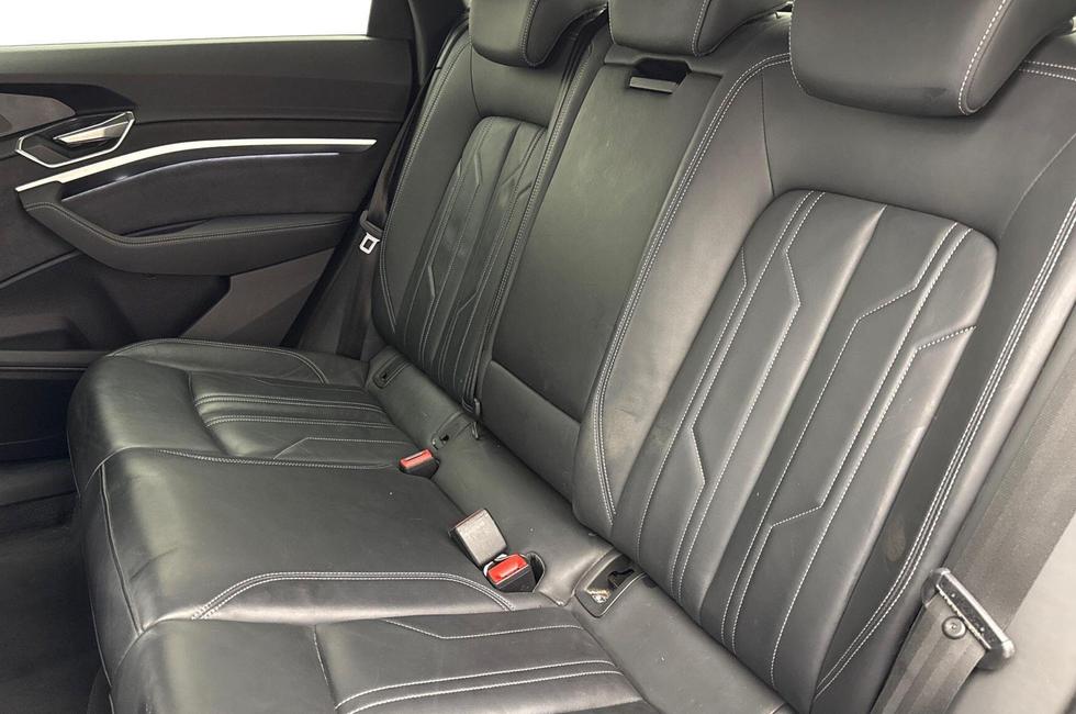Audi Q8 Photo at-a860b9cf15e649f3a5759fb1b1fde785.jpg