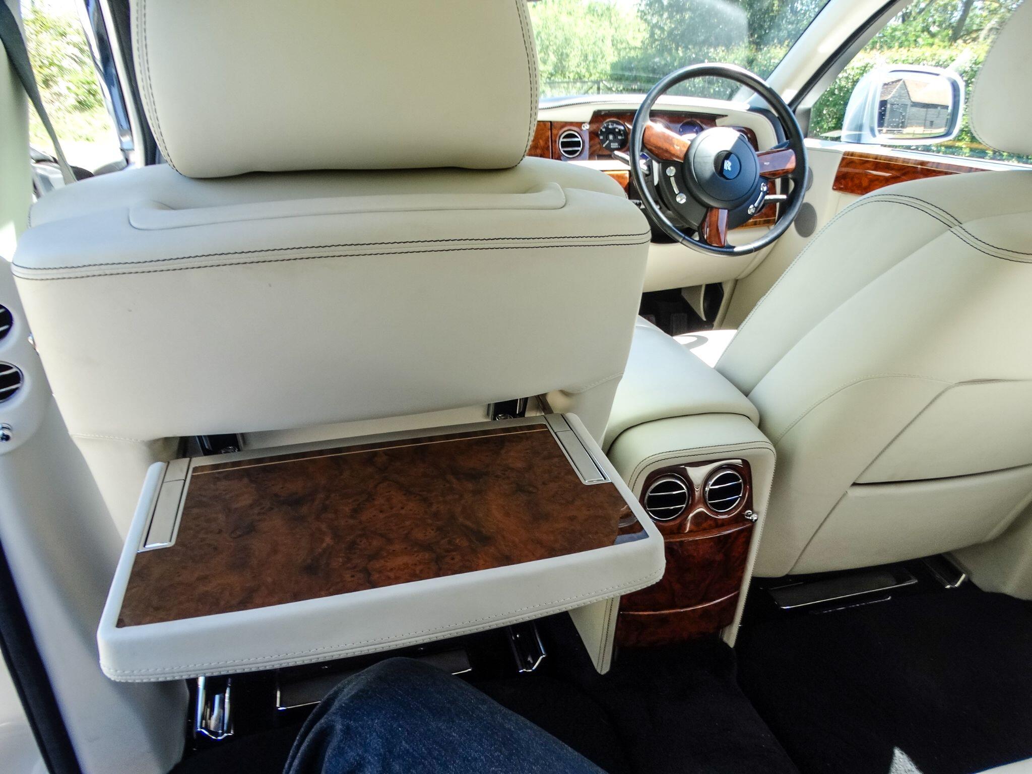 Rolls-Royce Phantom 6.7 V12 Saloon 4dr Petrol Auto Euro 5 (453 bhp) — photo 16