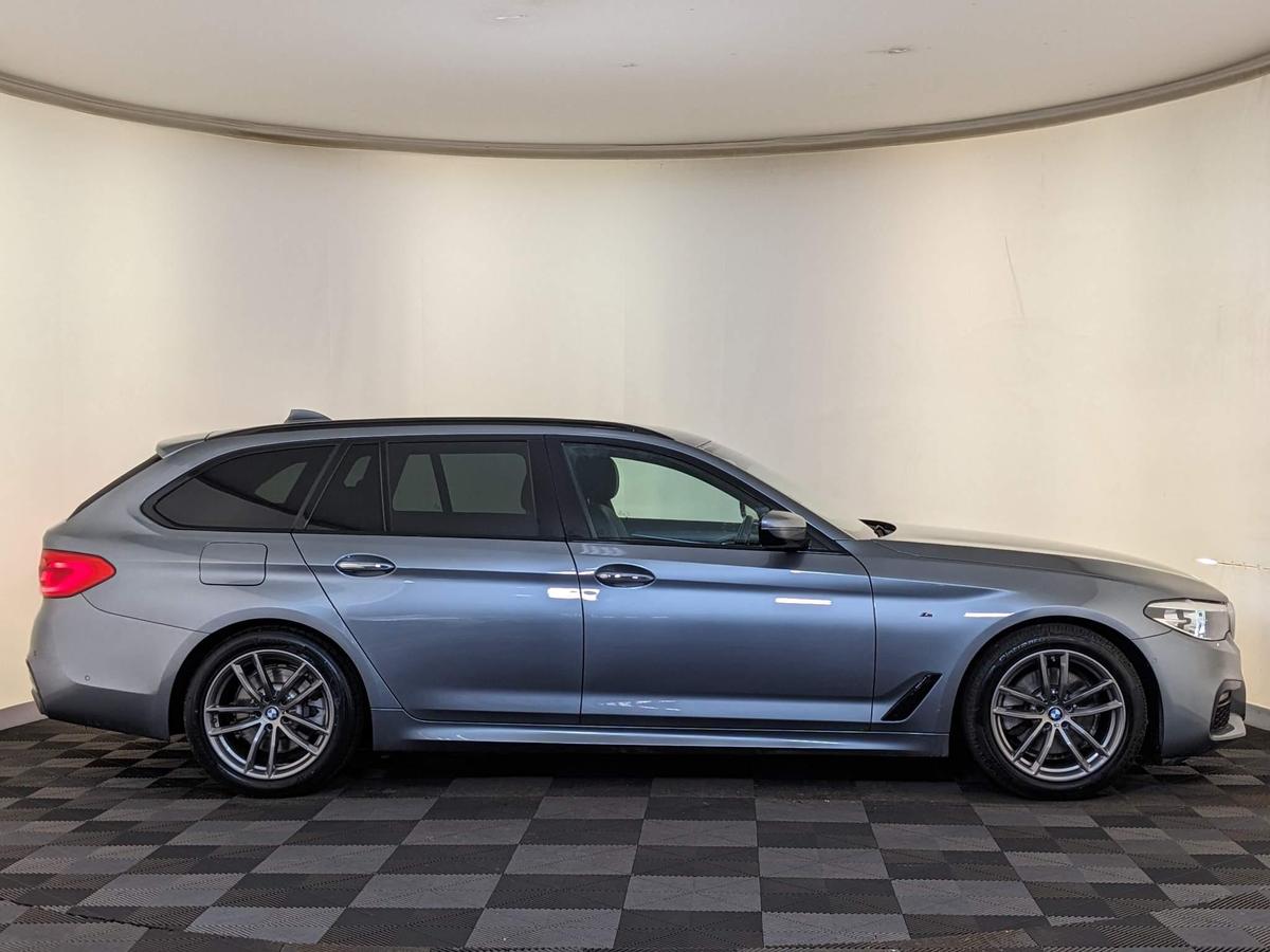 Image comparison: BMW G31 5 Series Touring against predecessor F11 5 Series